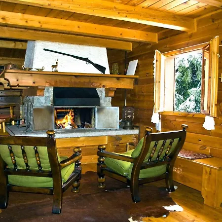 Tradizionale Con Bel Giardino