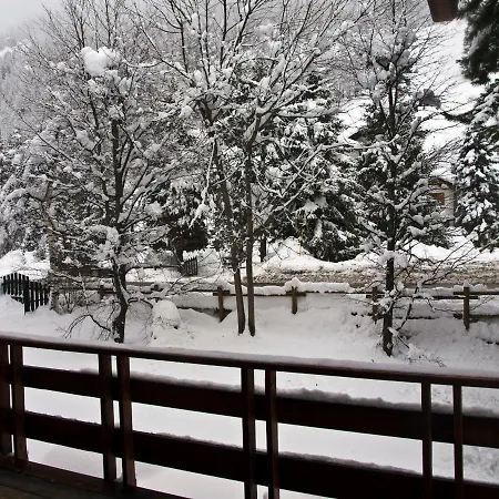 Chalet Tradizionale Con Bel Giardino *