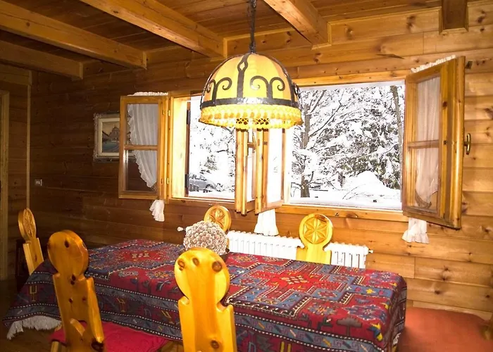 Tradizionale Con Bel Giardino